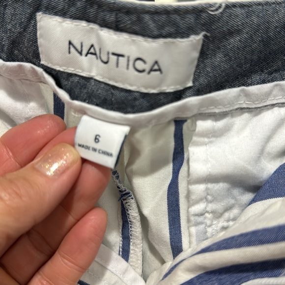 Nautica Ladie Mid Rise Twill Short tiny blemish see pictures - Picture 6 of 7